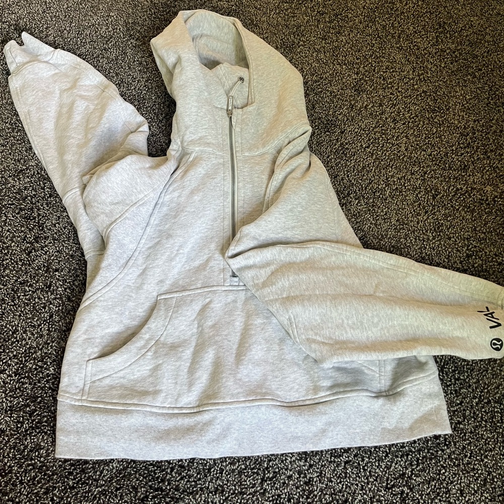 Customized vail cropped quarter zip sweatshirt size 4